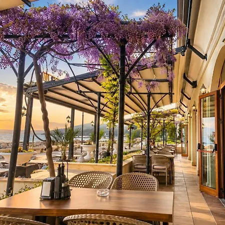 Sea Sunrise, Complex Carpe Diem, Free Parking Апартамент *